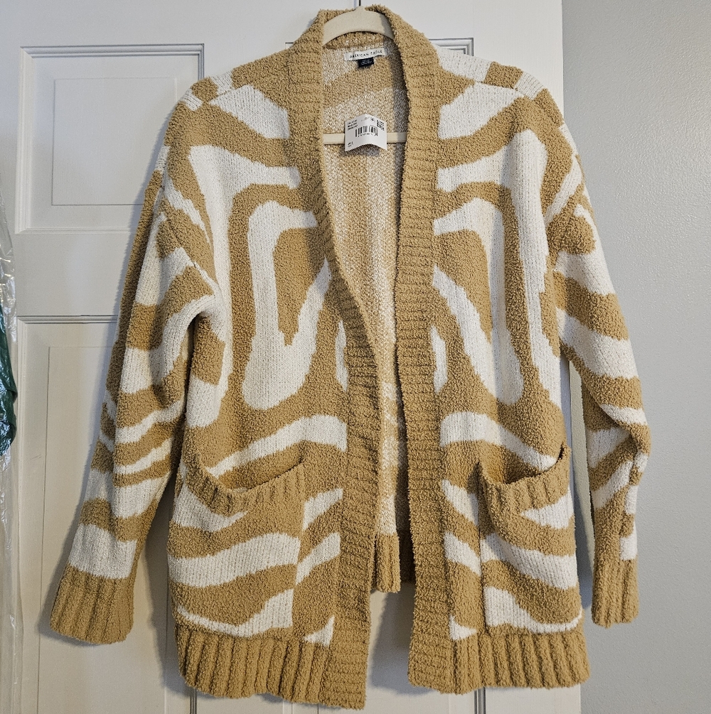 American Eagle Cardigan - Picture 1 of 4